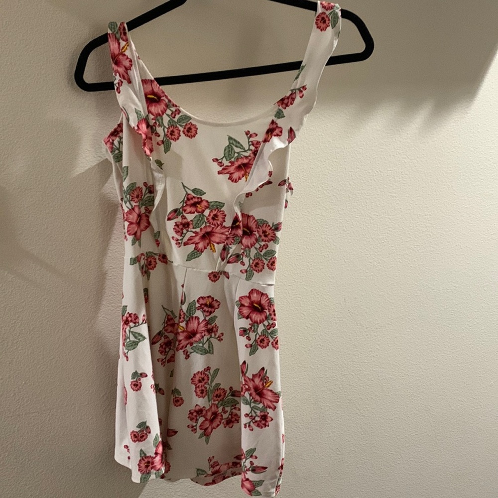 H & M white floral short romper size 6 Medium